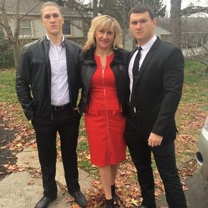 Meet your Posher, Dina